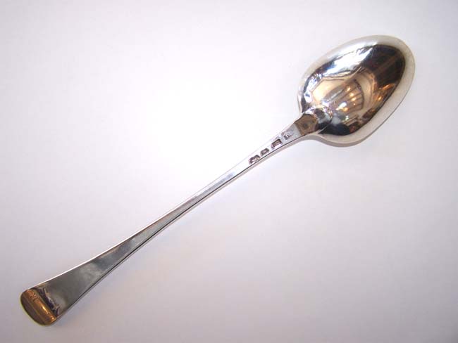 A George II period Hanoverian pattern silver Serving Spoon, maker's mark 'R P', London 1743 — image 3